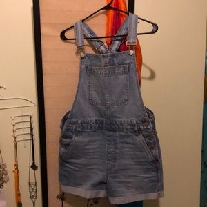 Overall shorts